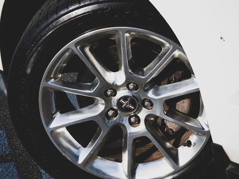 Used 2011 Ford Mustang Premium w/ 202A Rapid Spec Order Code RWD image 22