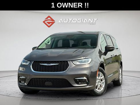 Used 2023 Chrysler Pacifica Touring-L FWD image 1