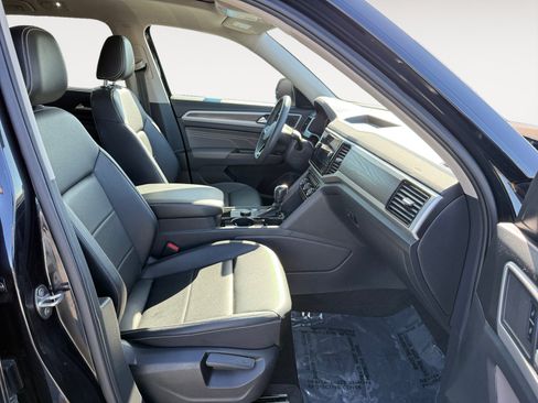 Certified 2023 Volkswagen Atlas SE w/ Panoramic Sunroof Package AWD/4WD image 19