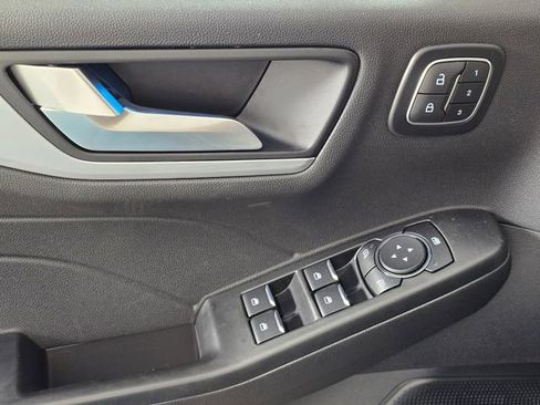 Used 2024 Ford Escape SE w/ PHEV Premium Package image 25