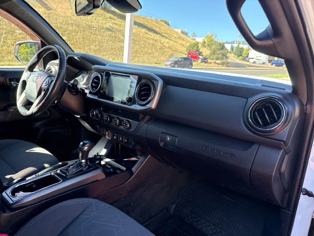 Used 2019 Toyota Tacoma TRD Off-Road AWD/4WD image 29