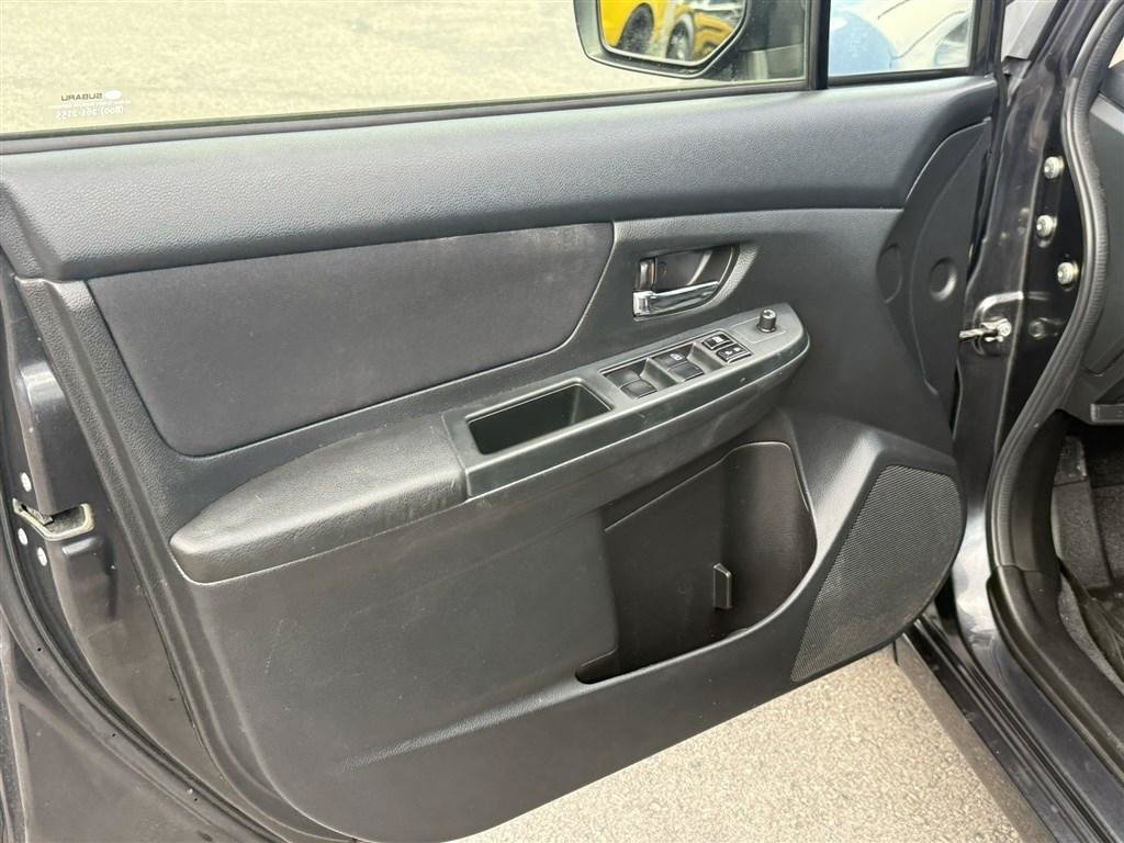 Used 2013 Subaru Impreza 2.0i Premium w/ All-Weather Pkg AWD/4WD image 9