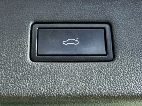 Used 2020 Volkswagen Tiguan SEL Premium R-Line AWD/4WD image 34