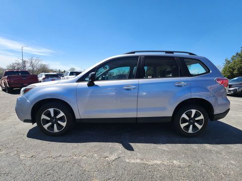 Used 2017 Subaru Forester 2.5i w/ Alloy Wheel Package AWD/4WD image 4