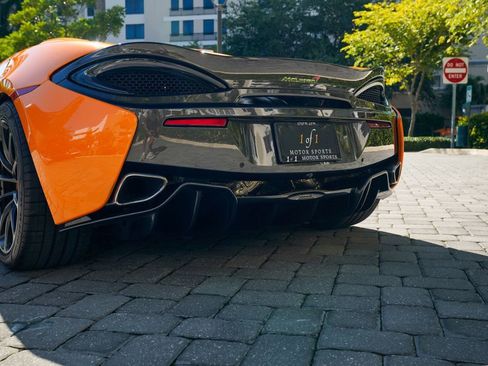 Used 2018 McLaren 570S Spider image 45