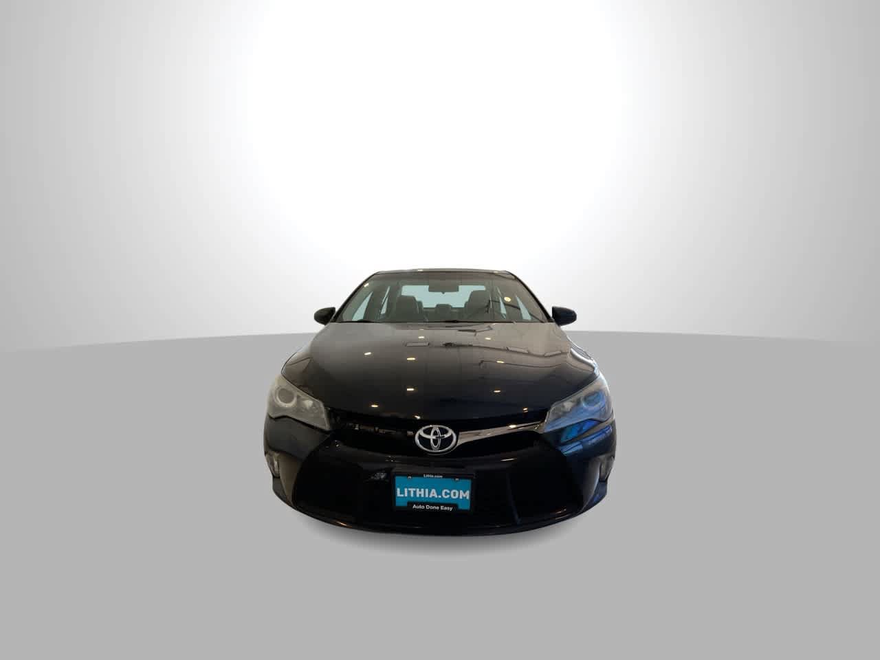 Used 2015 Toyota Camry SE FWD image 3