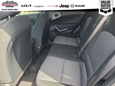 Used 2023 Kia Soul LX w/ LX Technology Package FWD image 9