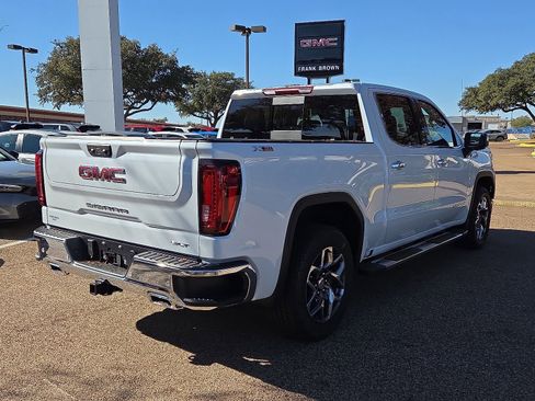 New 2026 GMC Sierra 1500 SLT AWD/4WD image 4