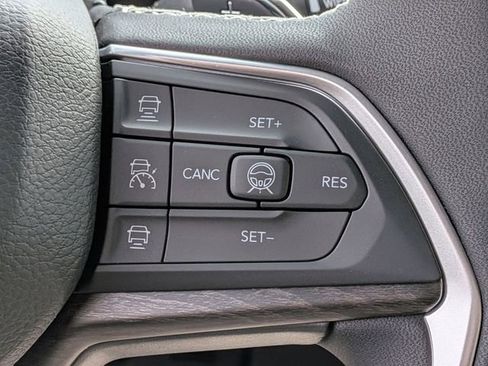 New 2026 Jeep Grand Cherokee Altitude AWD/4WD image 28
