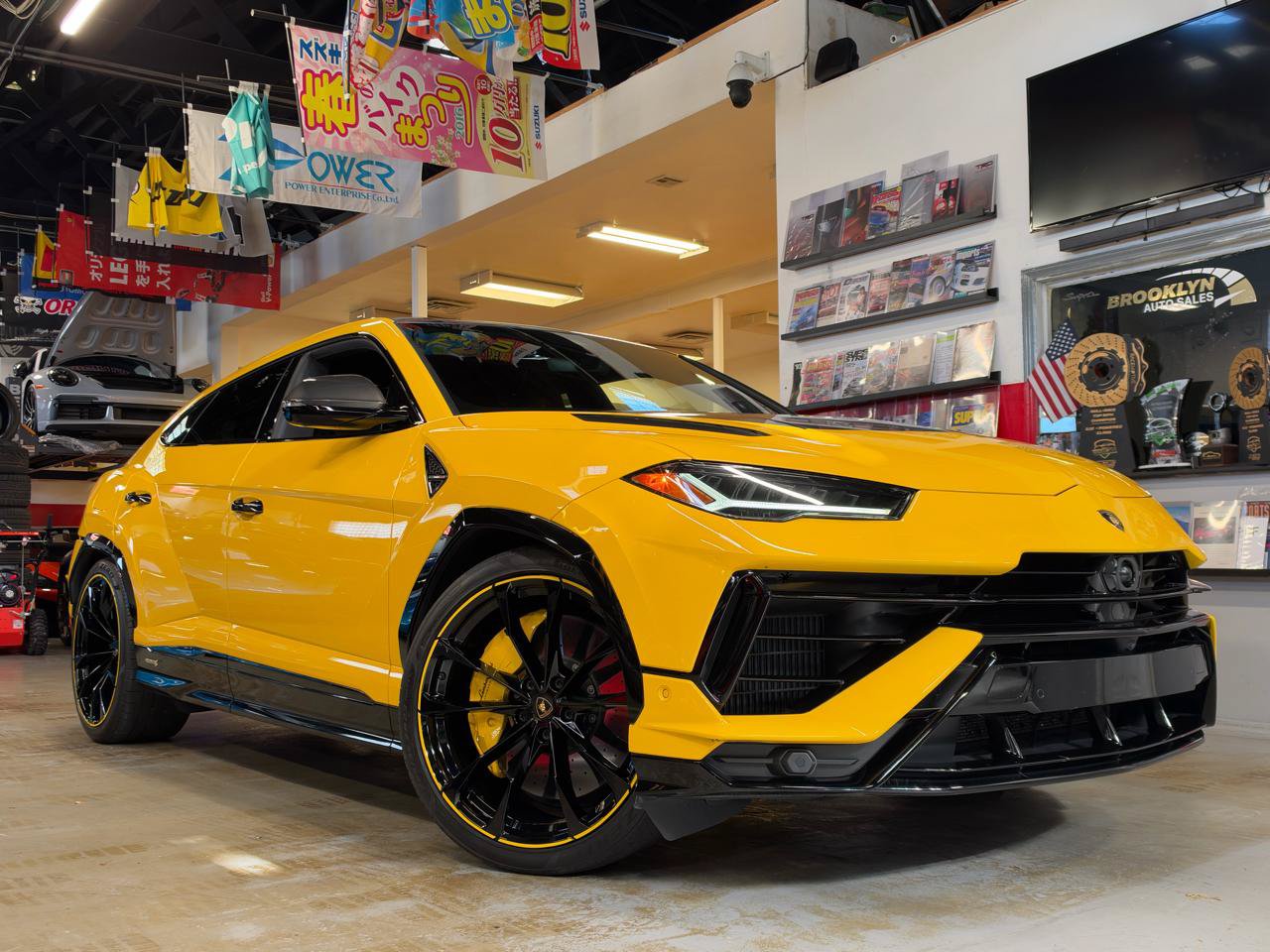 Used 2024 Lamborghini Urus S AWD/4WD image 1