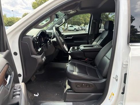 Used 2025 GMC Sierra 1500 SLT RWD image 18