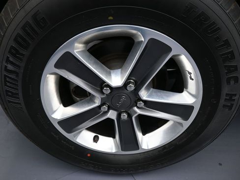 Used 2022 Jeep Wrangler Unlimited Sahara image 41