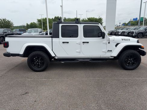 Used 2022 Jeep Gladiator Sport AWD/4WD image 6