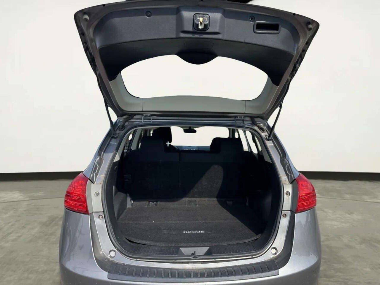 Used 2010 Nissan Rogue S FWD image 9