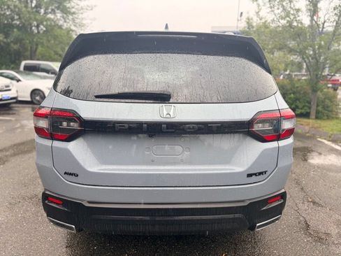 Used 2023 Honda Pilot Sport image 5