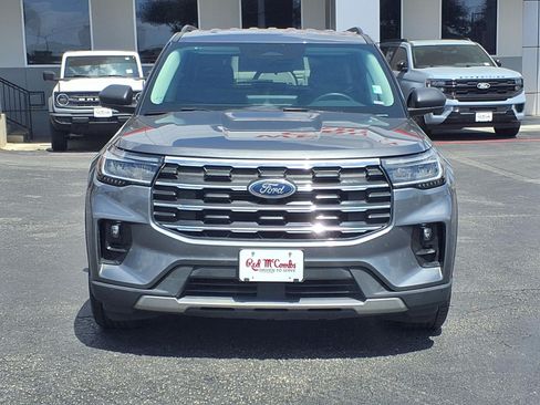 Certified 2025 Ford Explorer Active w/ Active Comfort Package RWD image 2