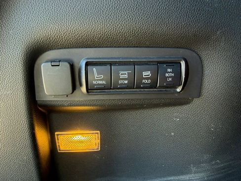 Used 2014 Ford Explorer Limited w/ Equipment Group 301A AWD/4WD image 32