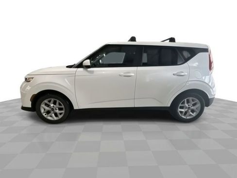 Used 2022 Kia Soul LX w/ Technology Package image 5