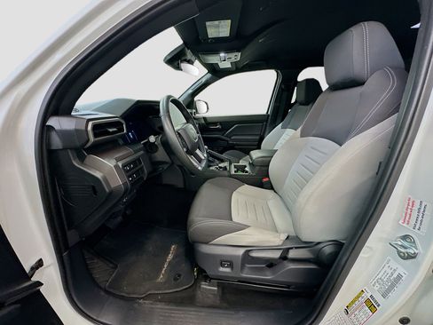 Used 2025 Toyota Tacoma TRD Off-Road image 13