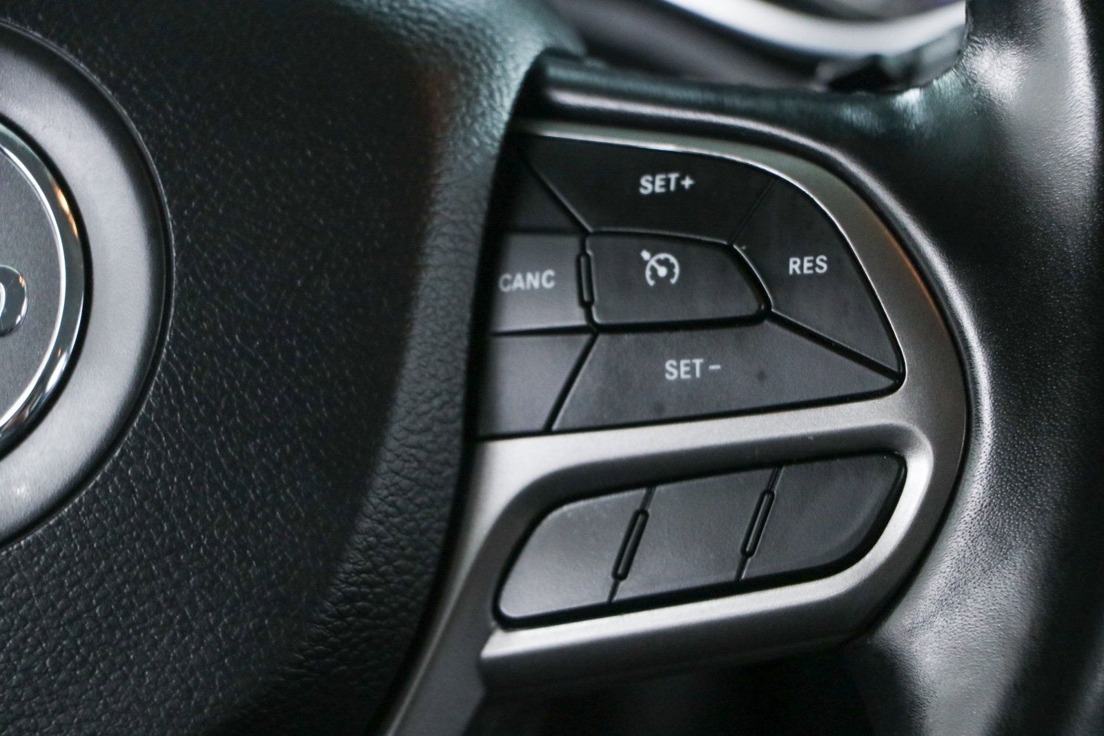 Used 2021 Jeep Cherokee Latitude Lux AWD/4WD image 14