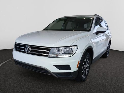 Used 2020 Volkswagen Tiguan SE w/ Panoramic Sunroof Package FWD image 1