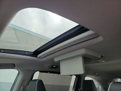 Used 2024 Honda Odyssey Elite image 21