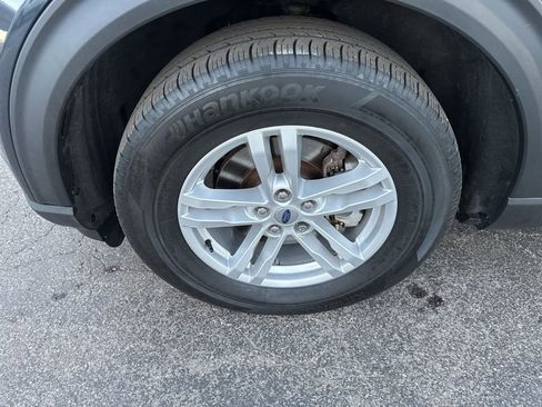 Used 2023 Ford Explorer XLT w/ Equipment Group 202A image 9