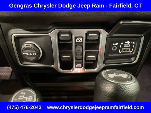 Used 2024 Jeep Wrangler Unlimited w/ Convenience Group AWD/4WD image 48