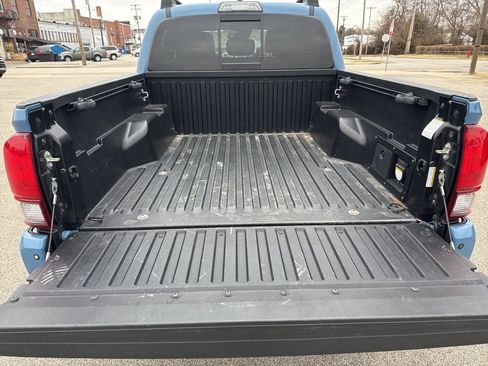 Used 2019 Toyota Tacoma TRD Off-Road image 7