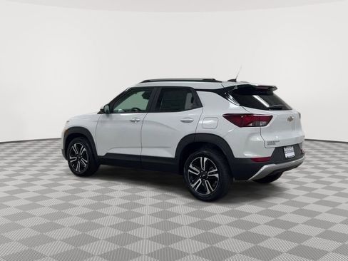 Used 2023 Chevrolet TrailBlazer LT FWD image 6