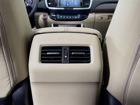 Used 2016 Honda Accord EX-L image 31