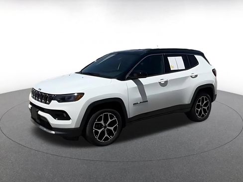 Used 2025 Jeep Compass Limited AWD/4WD image 7