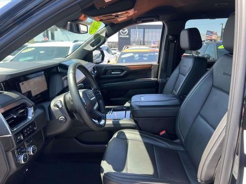Certified 2025 GMC Yukon XL Denali AWD/4WD image 17