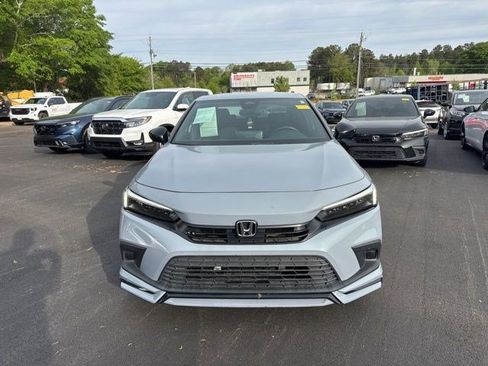 Used 2023 Honda Civic Sport image 2