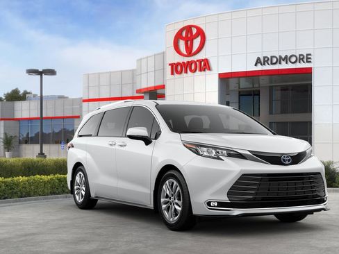 New 2025 Toyota Sienna Limited image 35