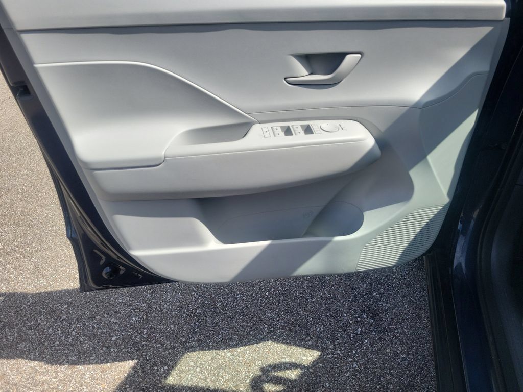 Used 2025 Hyundai Kona SEL FWD image 13