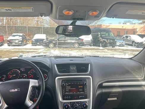 Used 2015 GMC Acadia SLT image 9