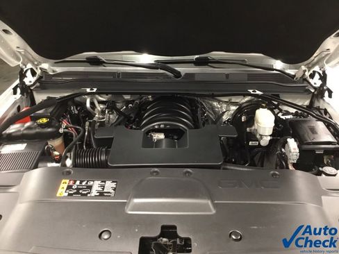 Used 2017 GMC Yukon SLT image 44