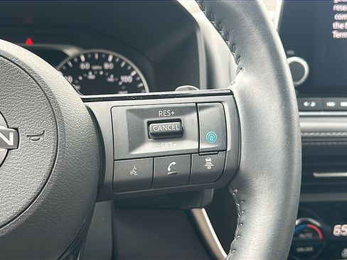 Used 2023 Nissan Rogue SV w/ SV Premium B Package image 28