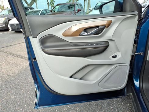 Used 2020 GMC Terrain SLE w/ Driver Convenience Package image 18