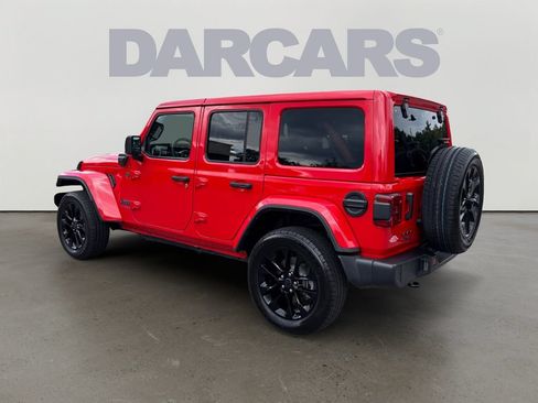 Used 2025 Jeep Wrangler Unlimited Sahara w/ Safety Group AWD/4WD image 5