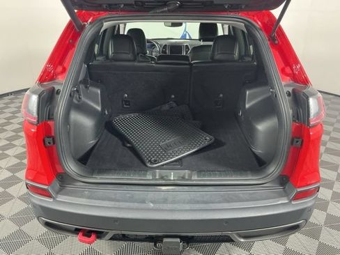 Used 2019 Jeep Cherokee Trailhawk AWD/4WD image 27