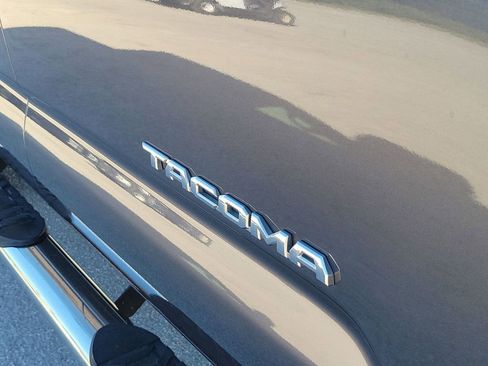 Used 2019 Toyota Tacoma TRD Off-Road image 39