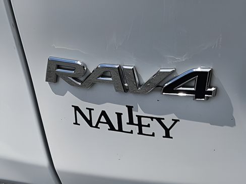Certified 2025 Toyota RAV4 XLE FWD image 28
