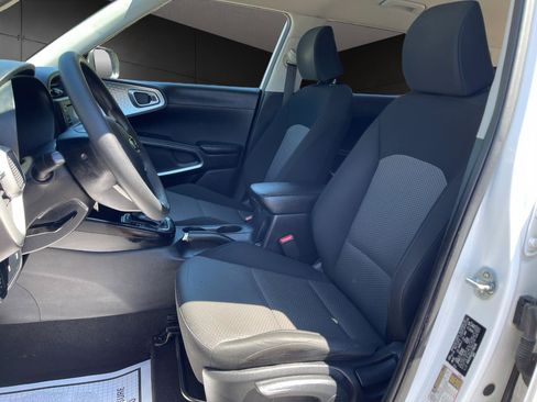 Used 2020 Kia Soul LX FWD image 9