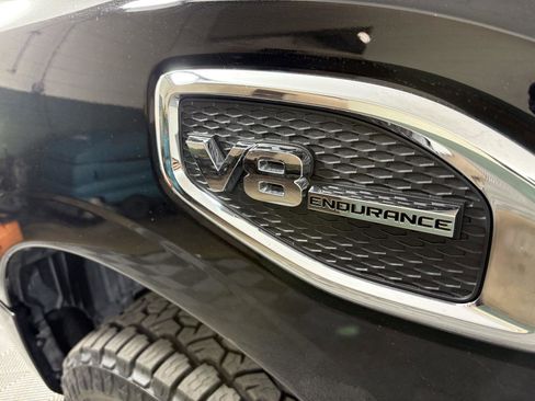 Used 2024 Nissan Titan SV w/ SV Convenience Package image 13