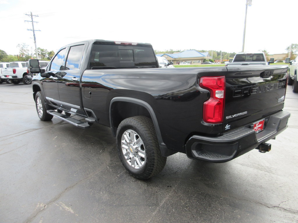 Certified 2024 Chevrolet Silverado 3500 High Country w/ Technology Package AWD/4WD image 9