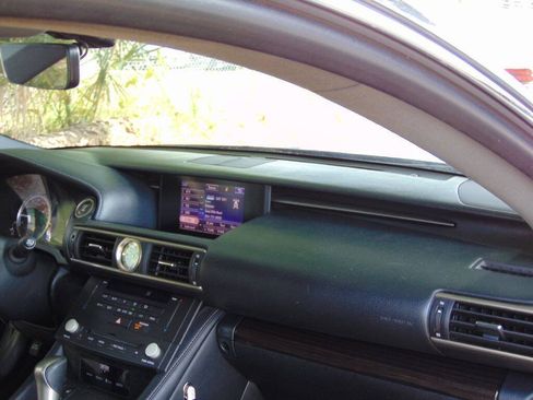 Used 2015 Lexus RC 350 w/ Luxury Package RWD image 24