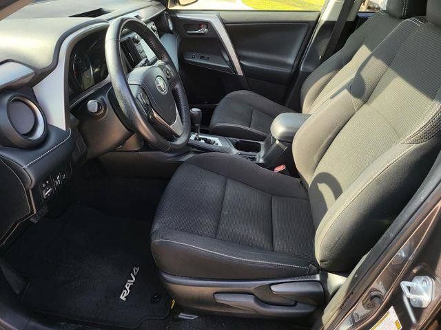 Used 2018 Toyota RAV4 XLE AWD/4WD image 19