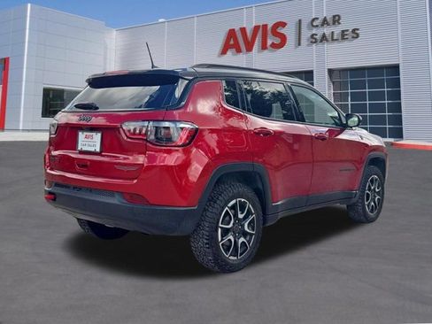 Used 2025 Jeep Compass Trailhawk AWD/4WD image 6
